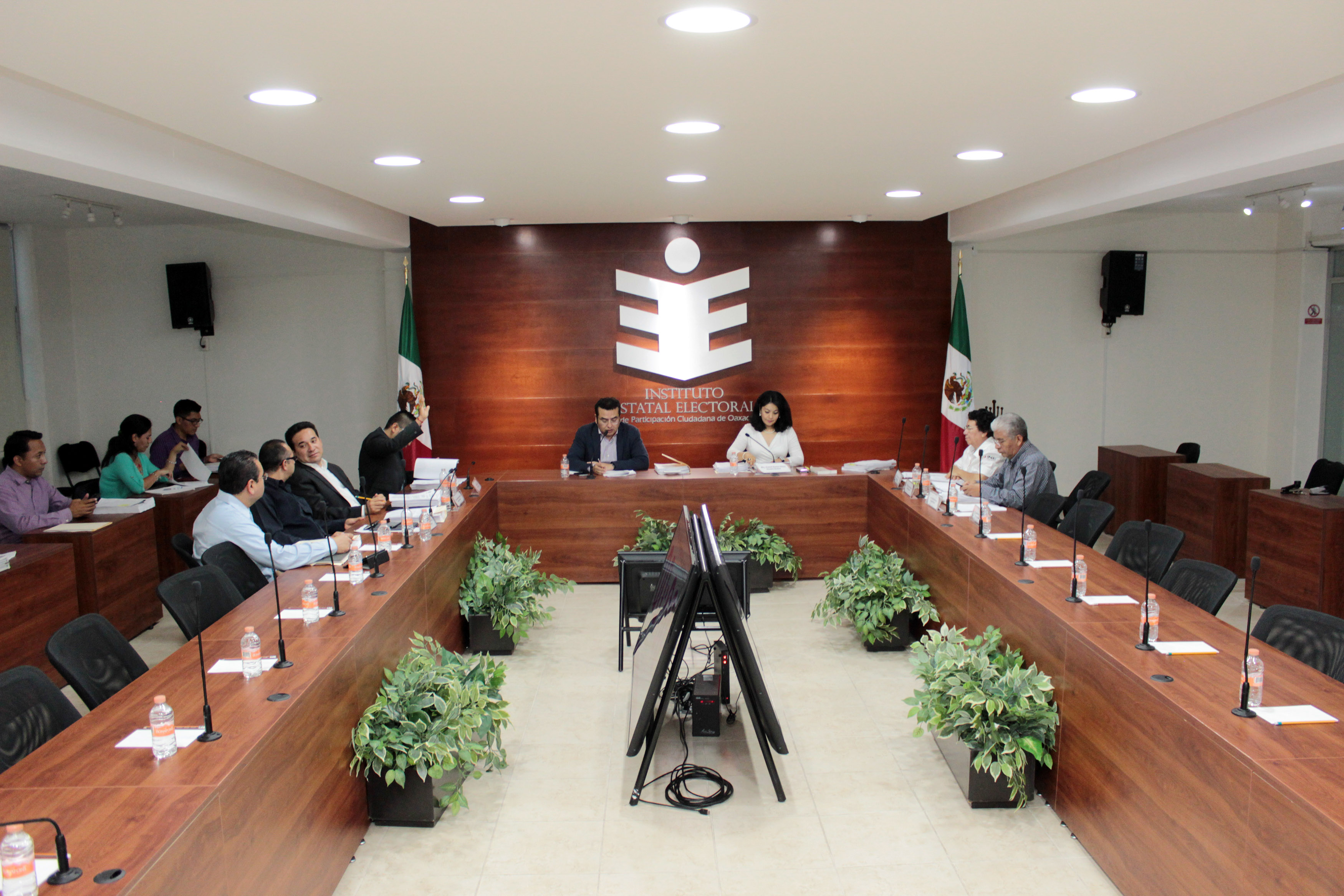 Sesión extraordinaria de la Comisión de Sistemas Normativos Indígenas